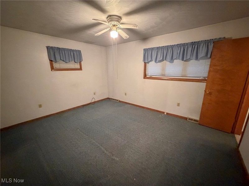 594 Center Street W, Warren, OH 44481 Photo 12