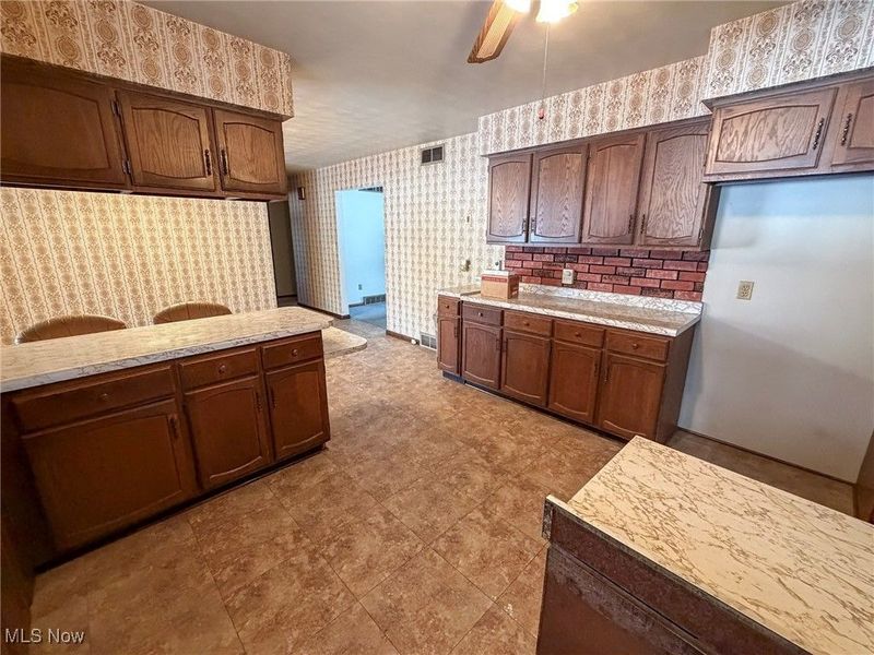 594 Center Street W, Warren, OH 44481 Photo 33