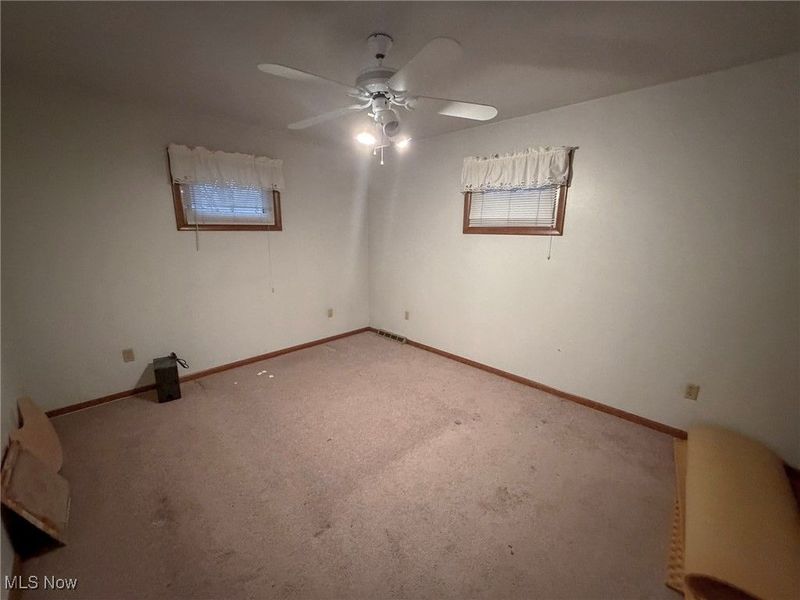 594 Center Street W, Warren, OH 44481 Photo 7