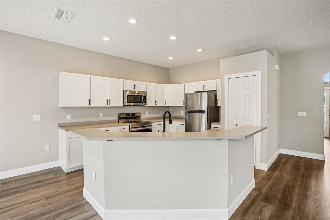 2700 Sierra Vista Way, Holiday, FL 34691 Photo