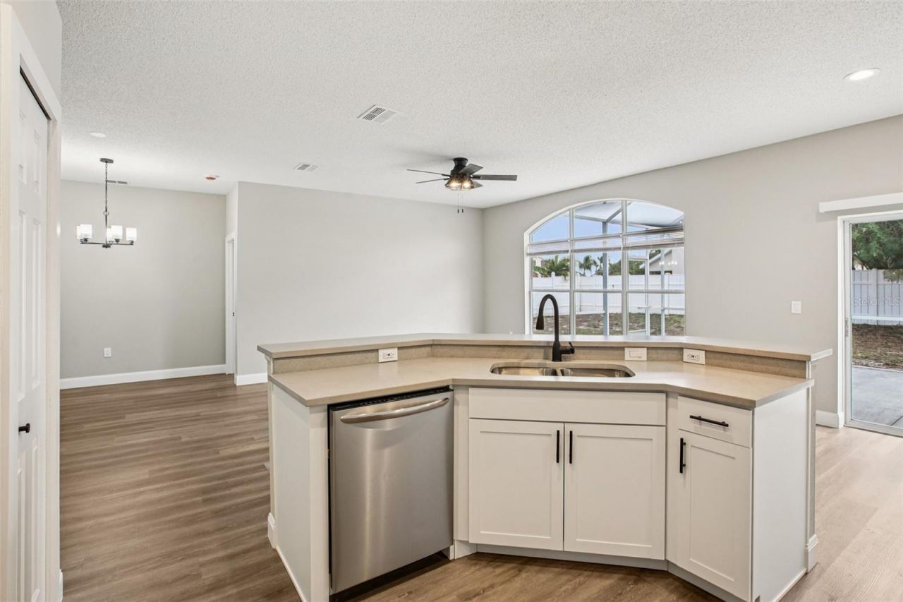 2700 Sierra Vista Way, Holiday, FL 34691 Photo