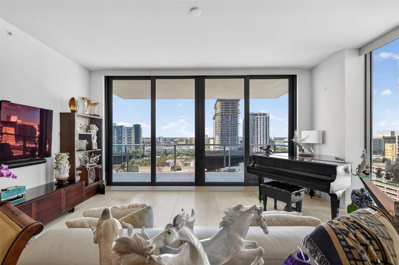 301 1st Street S, Unit 1505, Saint Petersburg, FL 33701 Photo