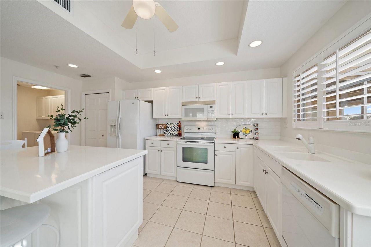 6318 Grand Oak Circle, Unit 204, Bradenton, FL 34203 Photo