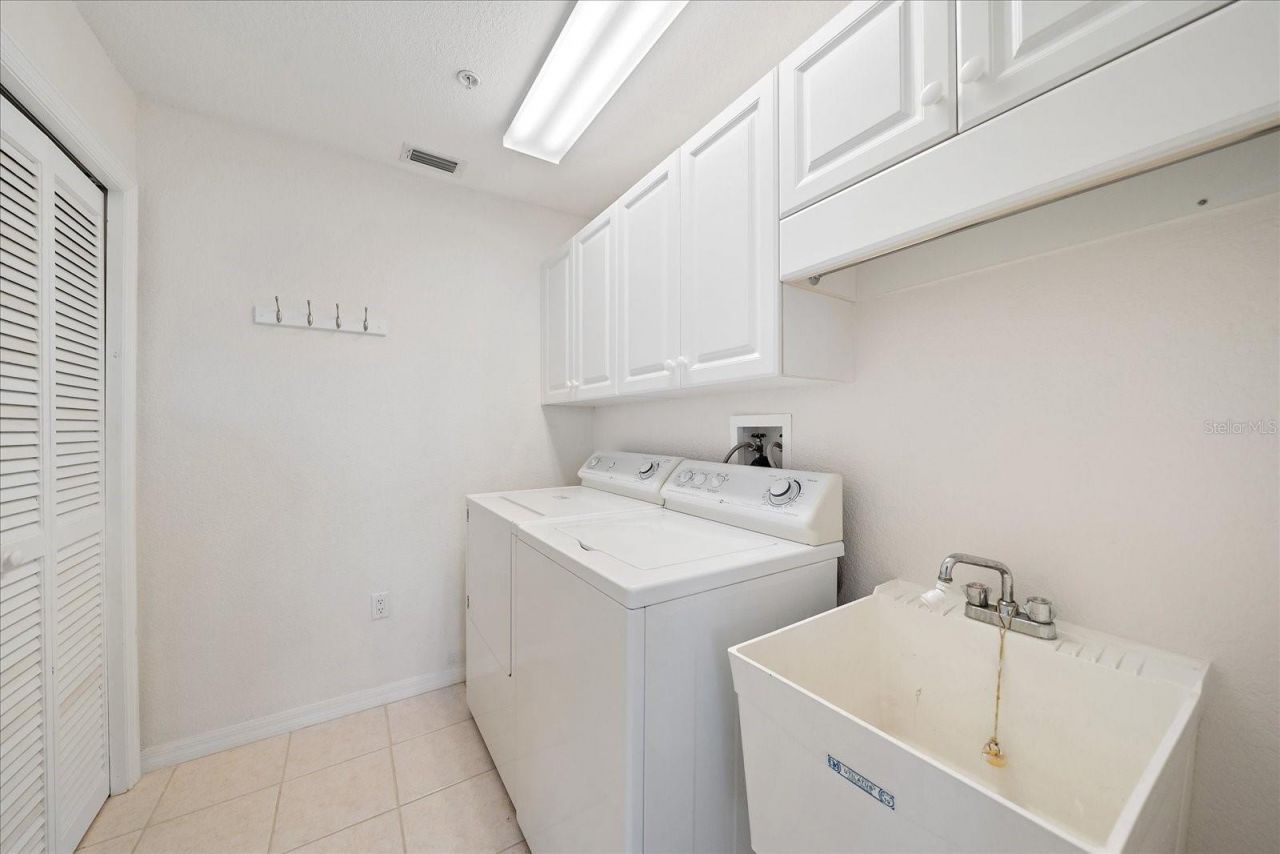 6318 Grand Oak Circle, Unit 204, Bradenton, FL 34203 Photo