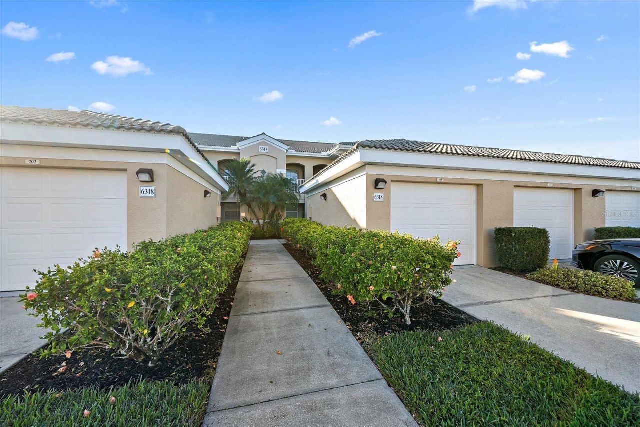 6318 Grand Oak Circle, Unit 204, Bradenton, FL 34203 Photo