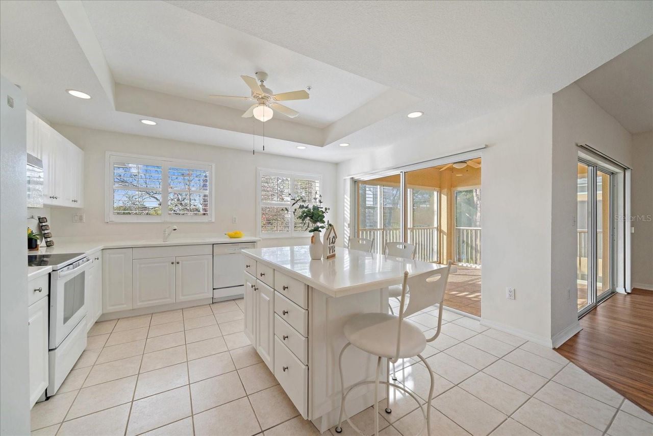 6318 Grand Oak Circle, Unit 204, Bradenton, FL 34203 Photo