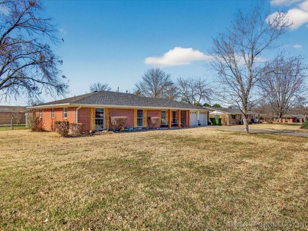 1307 SE Greystone Avenue, Bartlesville, OK 74006