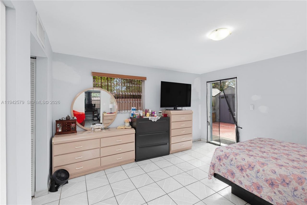 2818 SW 2nd St, Miami, FL 33135 Photo