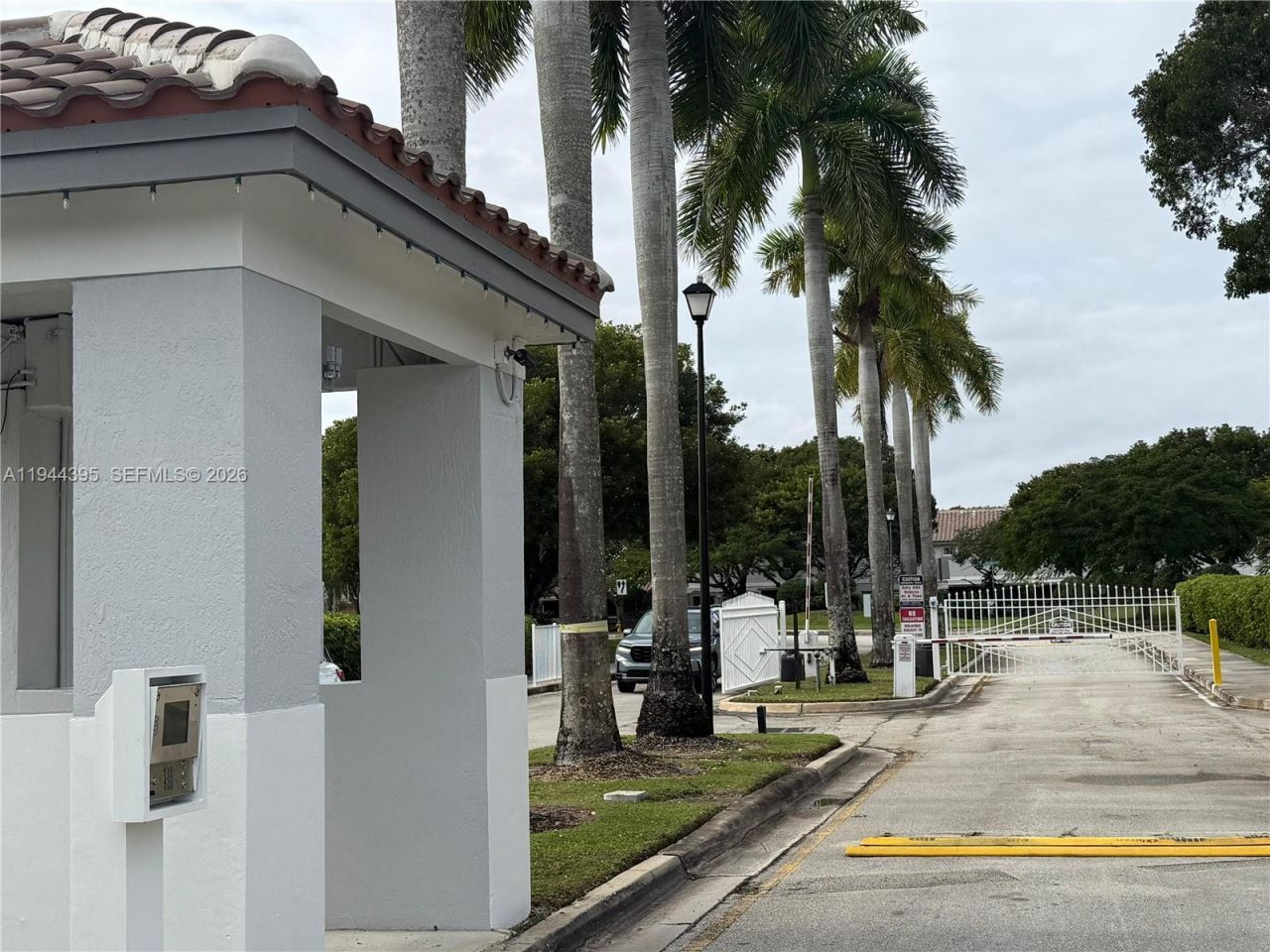 823 NW 208th Ter, Unit 823, Pembroke Pines, FL 33029 Photo