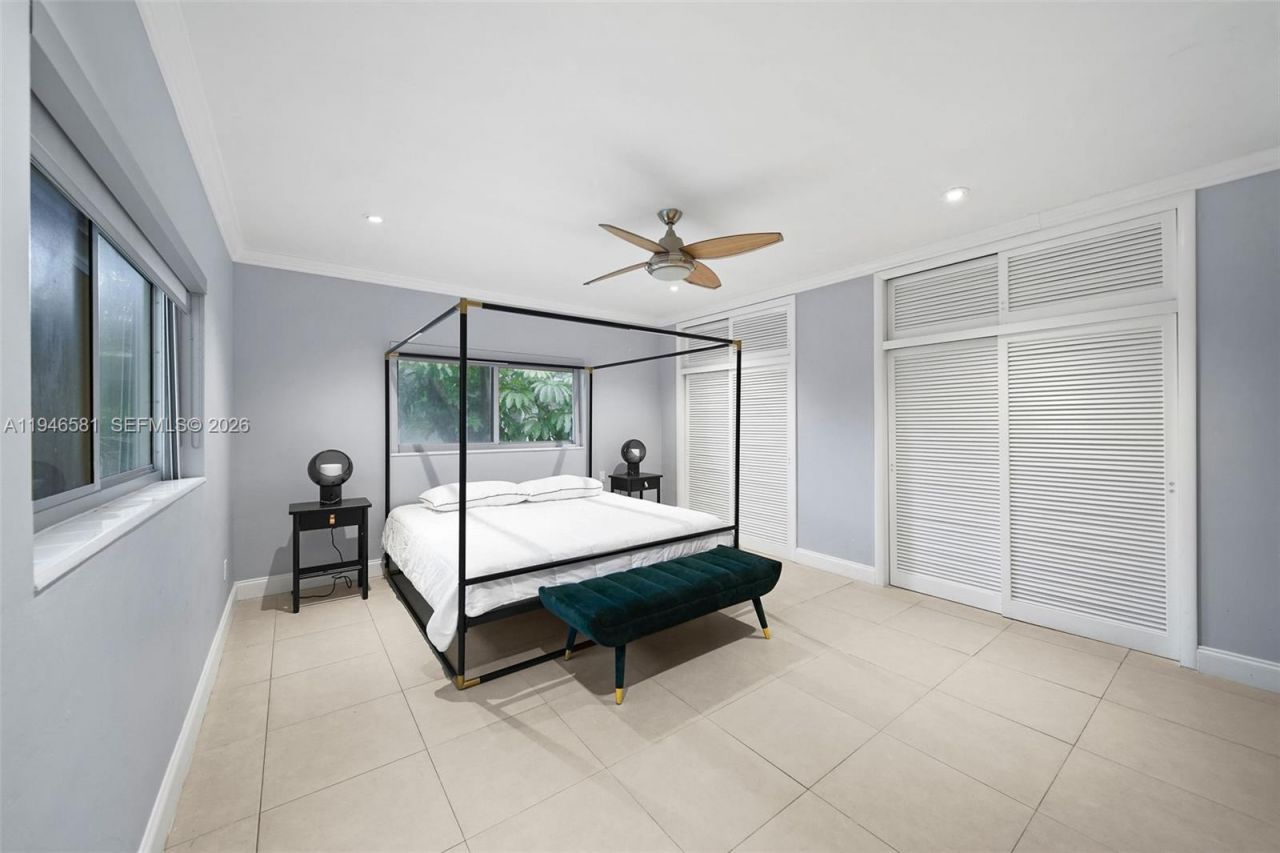 1145 101st St, Unit 4, Bay Harbor Islands, FL 33154 Photo