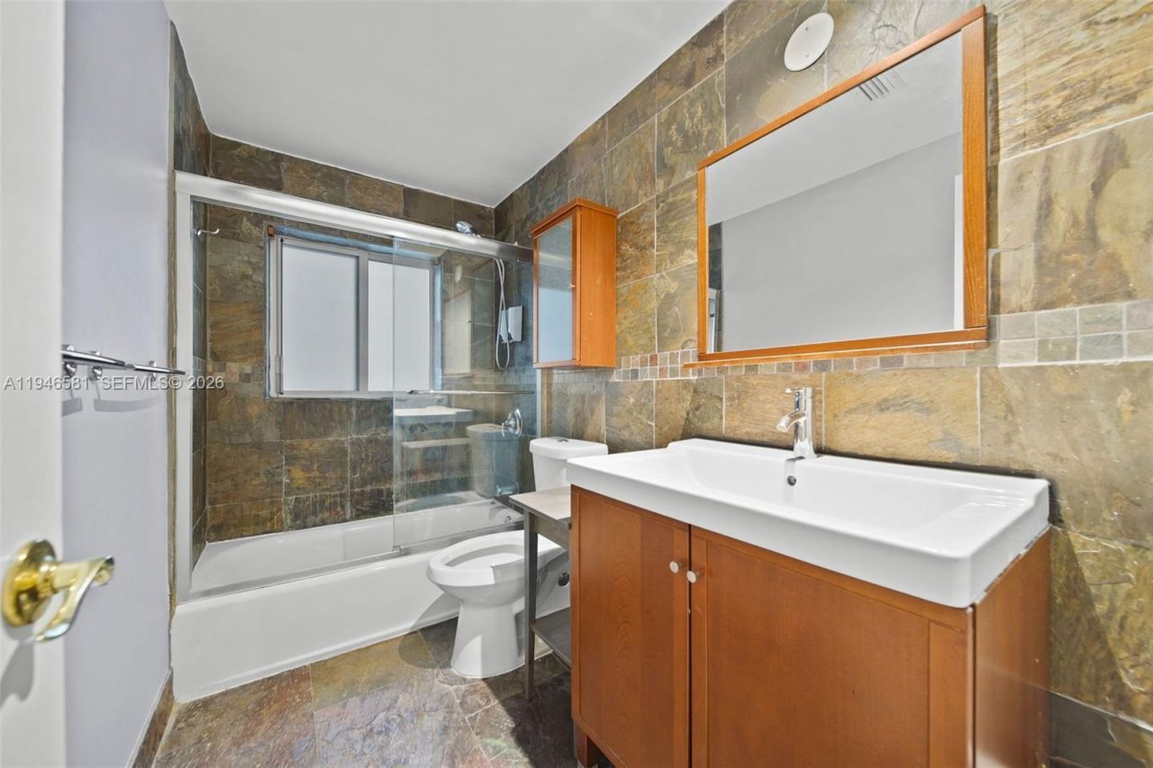 1145 101st St, Unit 4, Bay Harbor Islands, FL 33154 Photo