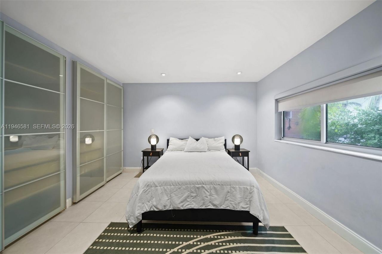 1145 101st St, Unit 4, Bay Harbor Islands, FL 33154 Photo