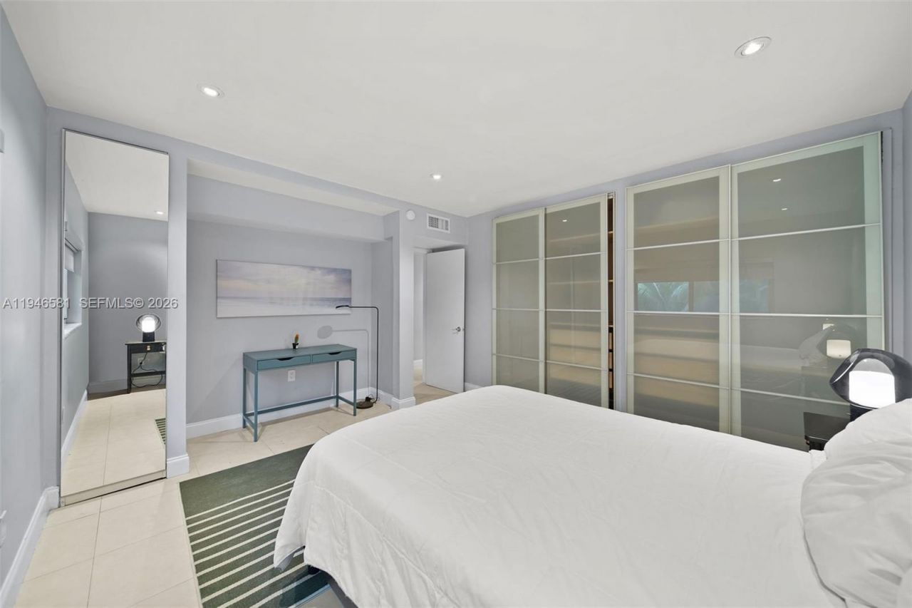1145 101st St, Unit 4, Bay Harbor Islands, FL 33154 Photo