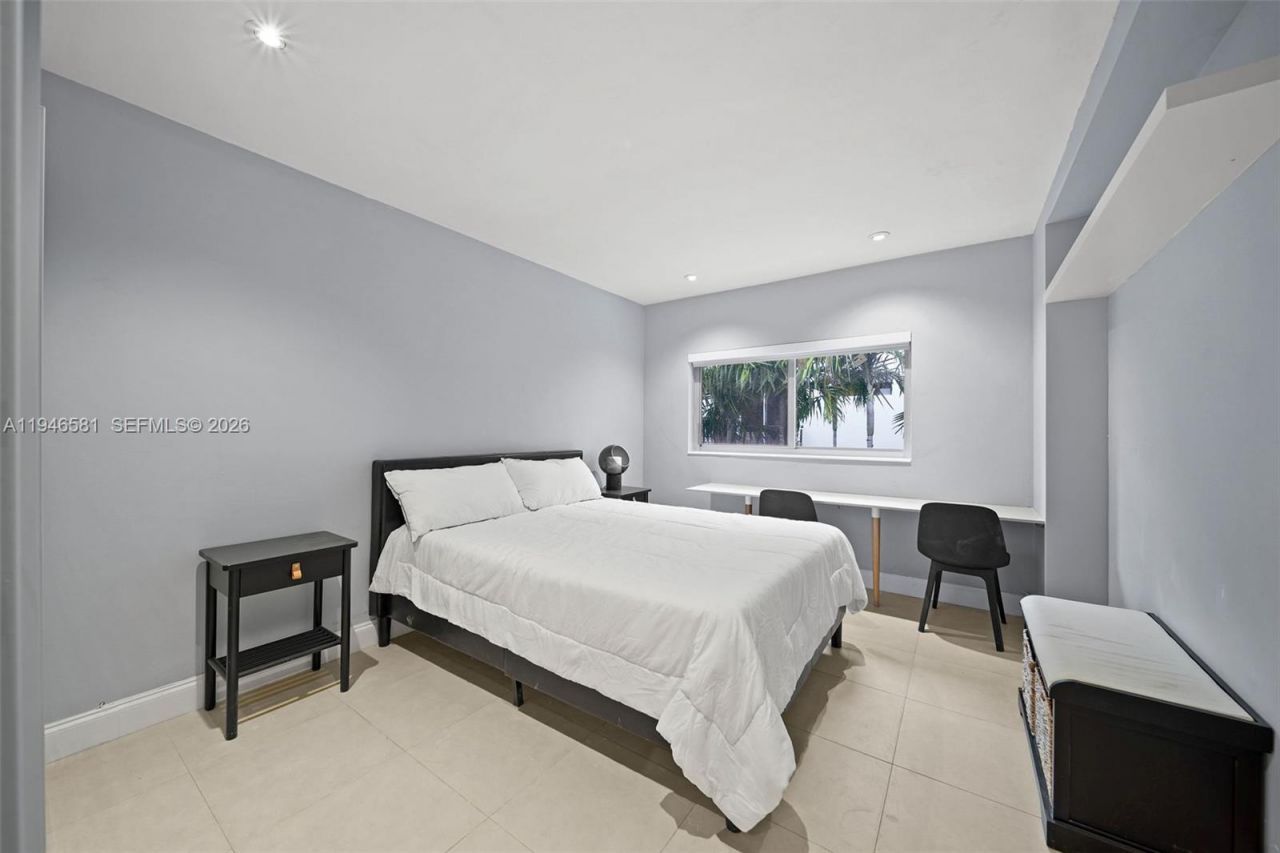 1145 101st St, Unit 4, Bay Harbor Islands, FL 33154 Photo