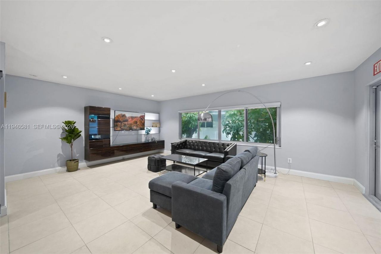 1145 101st St, Unit 4, Bay Harbor Islands, FL 33154 Photo