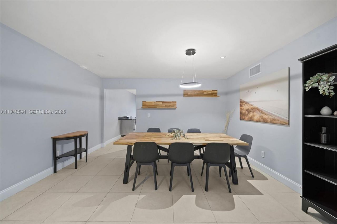 1145 101st St, Unit 4, Bay Harbor Islands, FL 33154 Photo