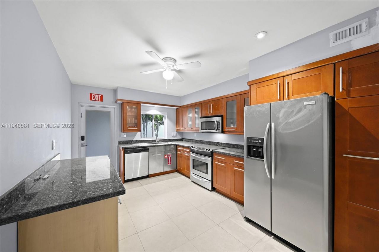 1145 101st St, Unit 4, Bay Harbor Islands, FL 33154 Photo
