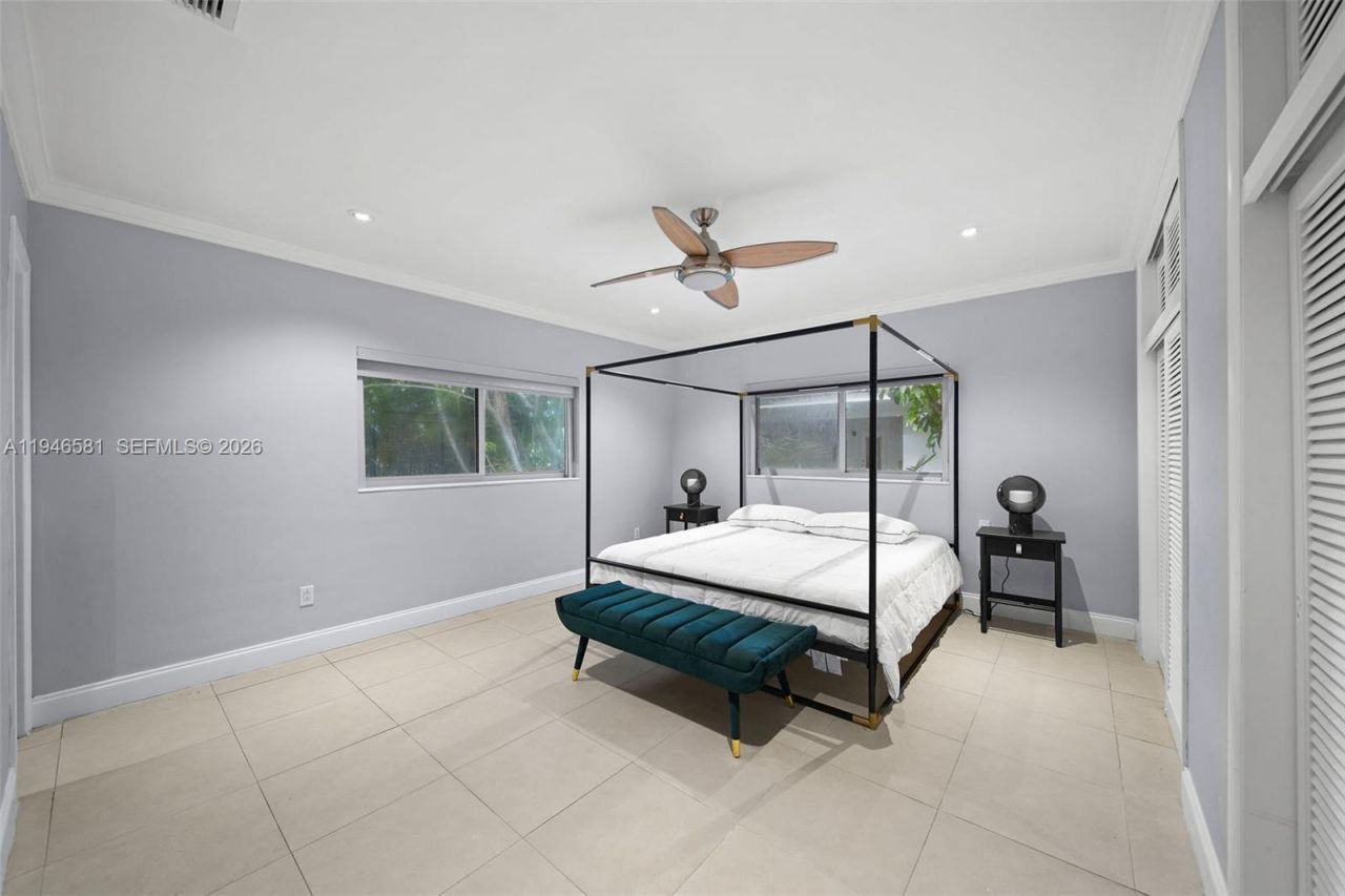 1145 101st St, Unit 4, Bay Harbor Islands, FL 33154 Photo