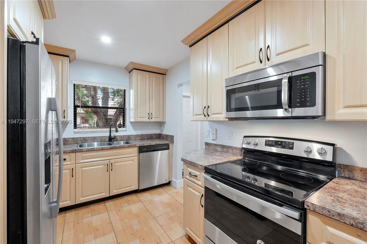 6616 N Parkway Dr, Unit 3-5, Margate, FL 33068 Photo