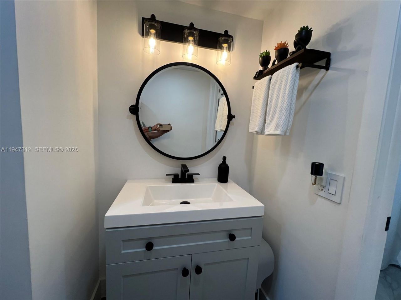 8425 NW 8th St, Unit 406, Miami, FL 33126 Photo