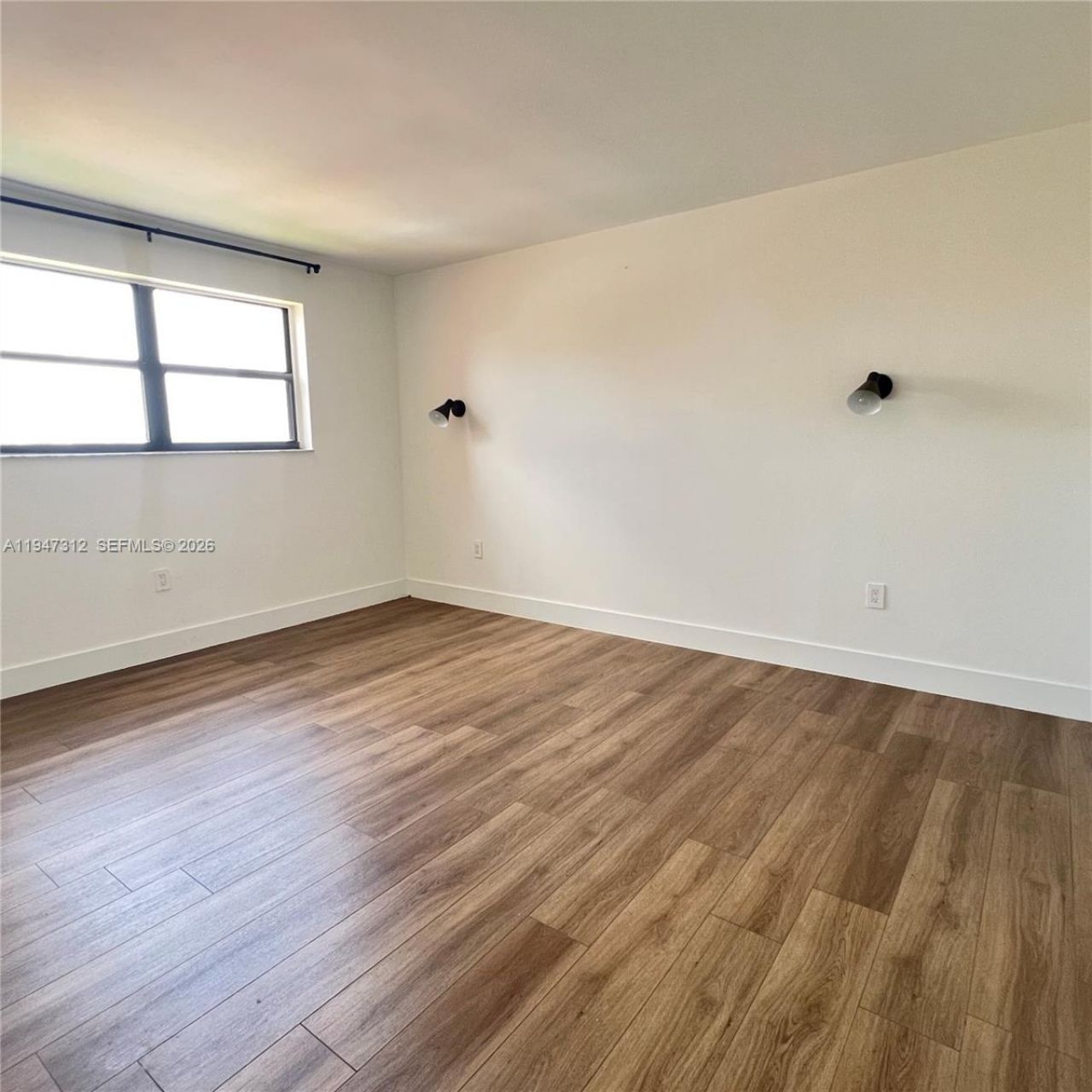 8425 NW 8th St, Unit 406, Miami, FL 33126 Photo