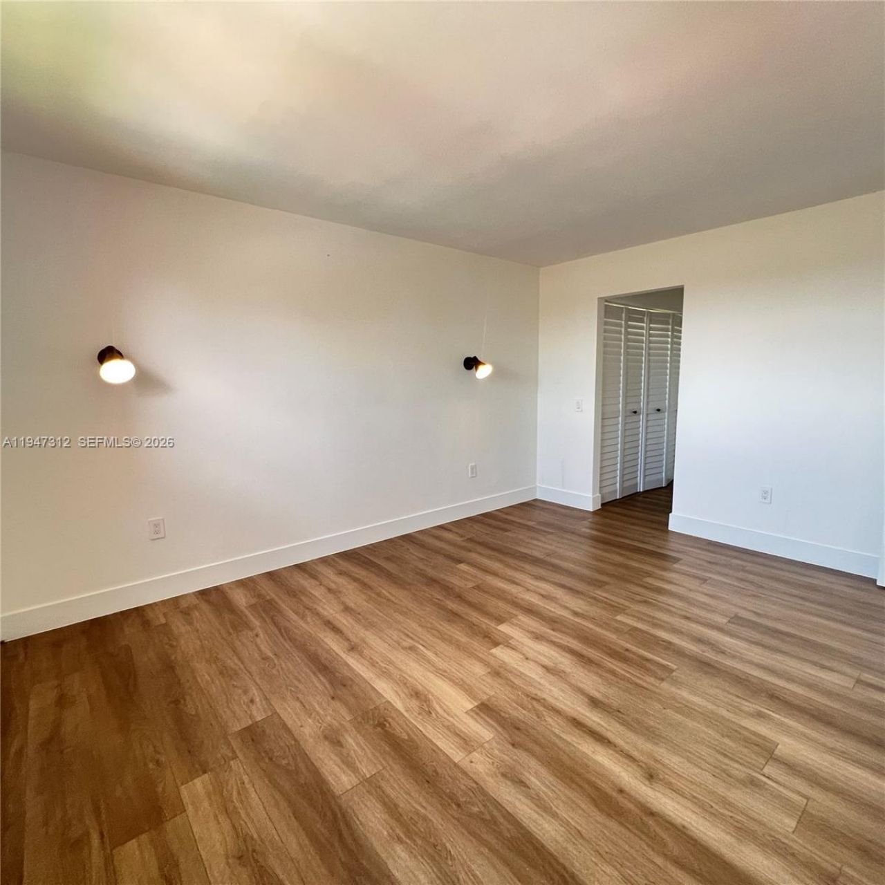 8425 NW 8th St, Unit 406, Miami, FL 33126 Photo