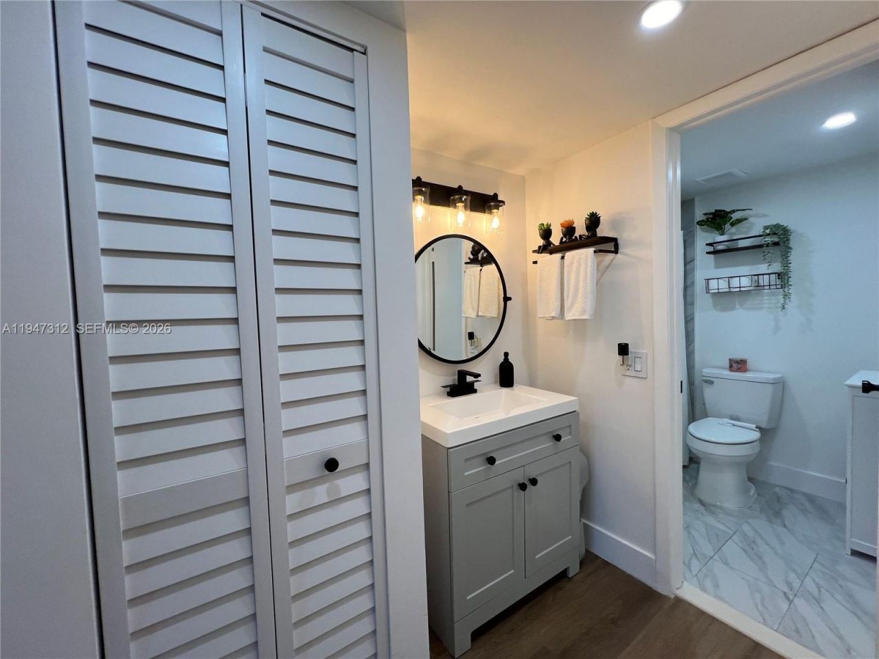 8425 NW 8th St, Unit 406, Miami, FL 33126 Photo