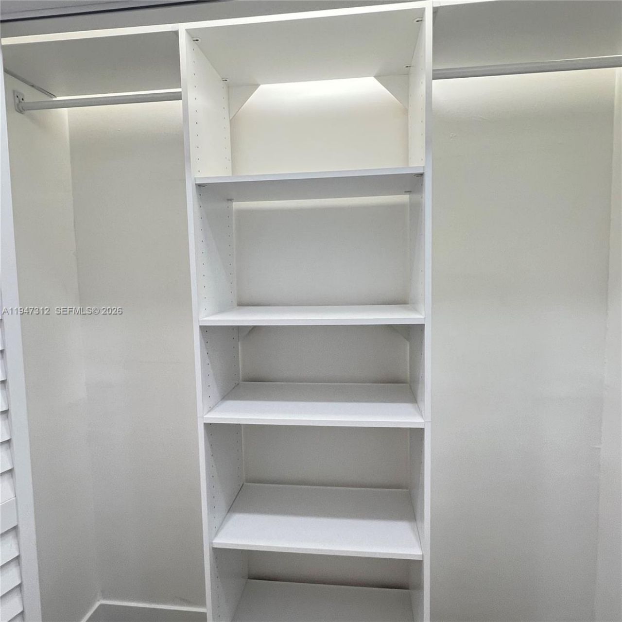 8425 NW 8th St, Unit 406, Miami, FL 33126 Photo