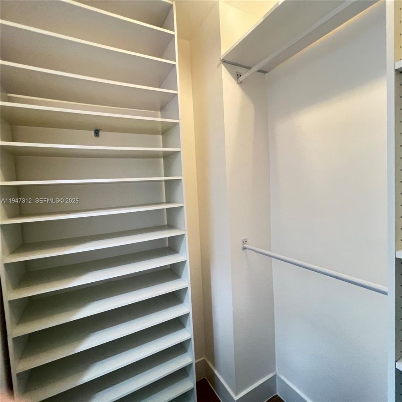 8425 NW 8th St, Unit 406, Miami, FL 33126 Photo