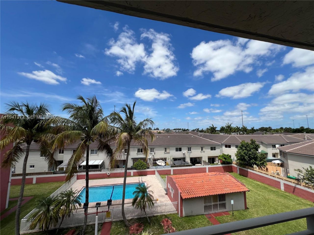 8425 NW 8th St, Unit 406, Miami, FL 33126 Photo