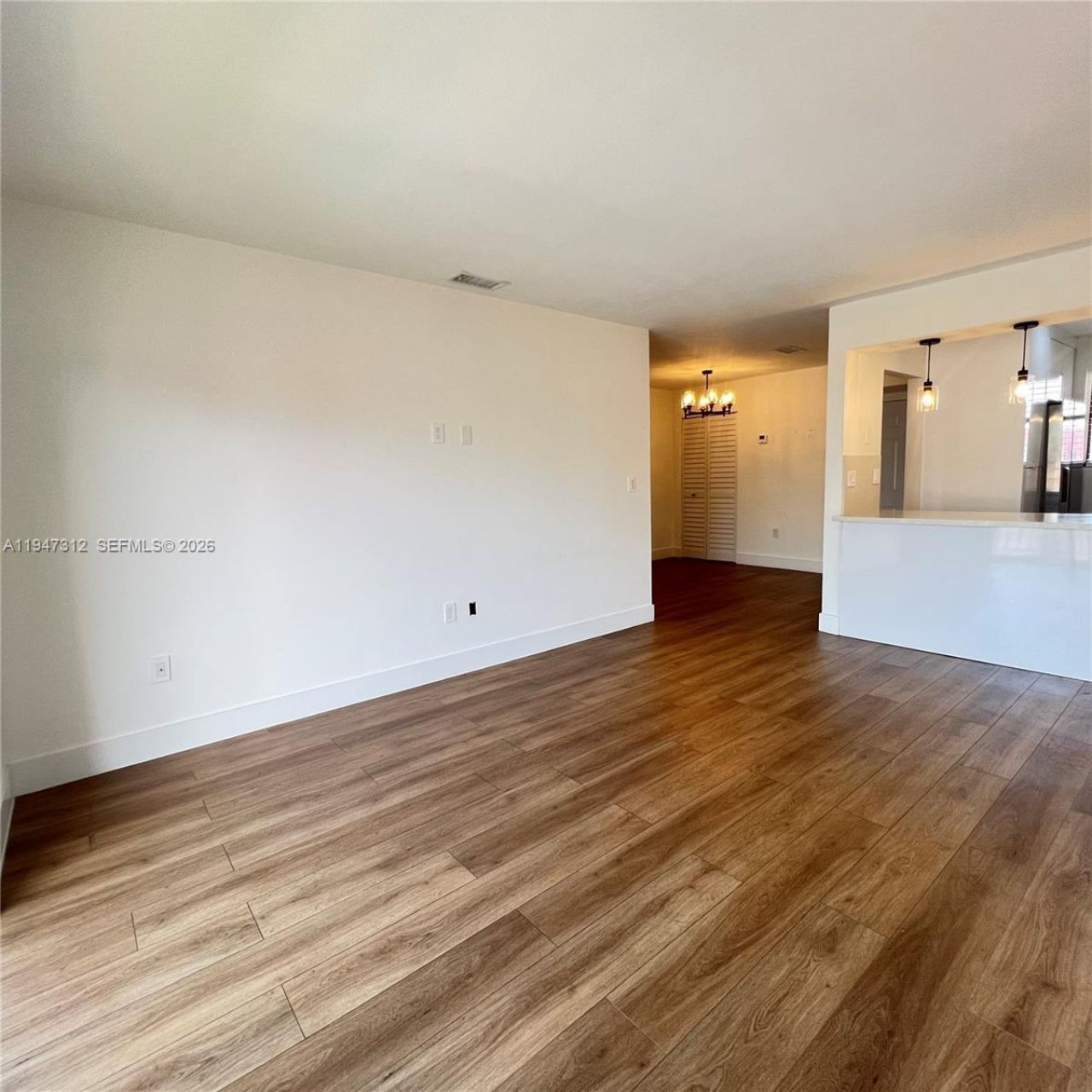 8425 NW 8th St, Unit 406, Miami, FL 33126 Photo
