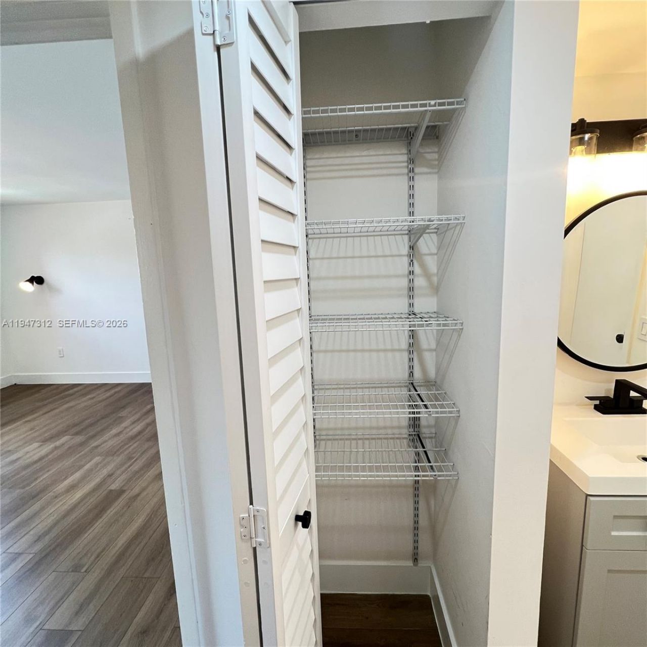 8425 NW 8th St, Unit 406, Miami, FL 33126 Photo