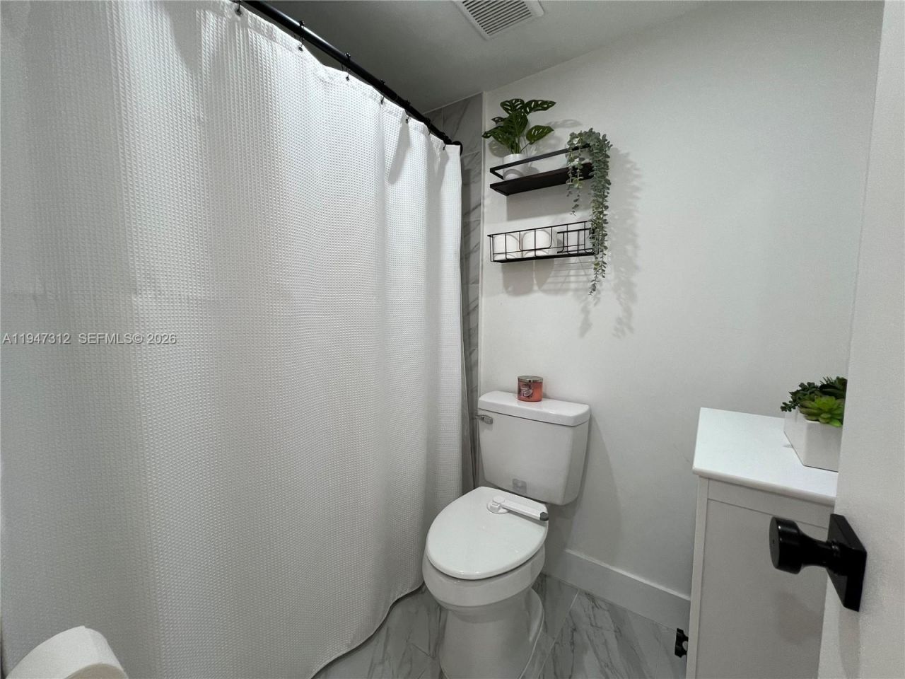 8425 NW 8th St, Unit 406, Miami, FL 33126 Photo