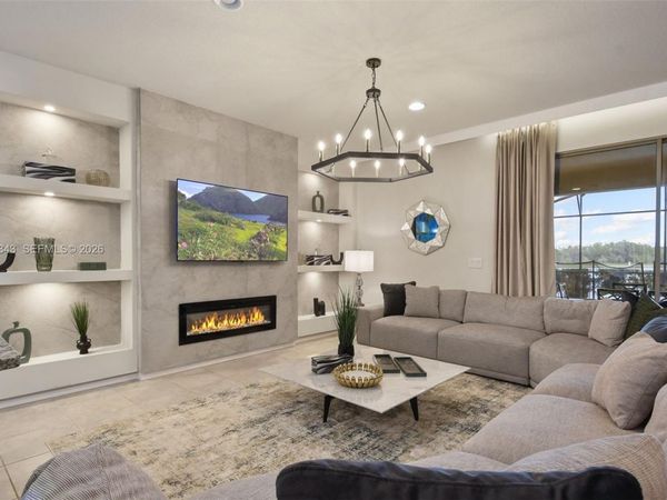 2321 Luxor Drive, Kissimmee, FL 34747