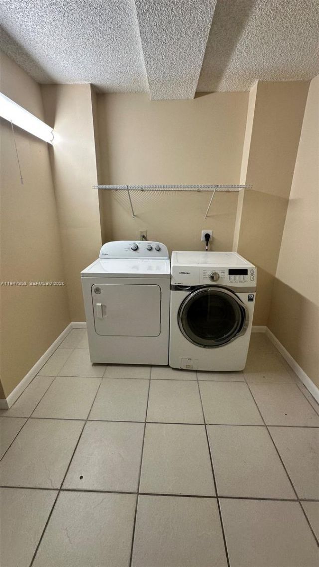 1520 Whitehall Dr, Unit 101, Davie, FL 33324 Photo