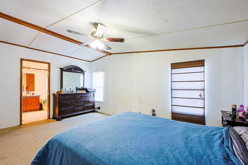 8670 Laurel Wood Dr. Photo 10