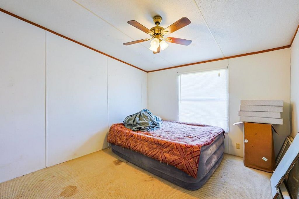 8670 Laurel Wood Dr. Photo 17