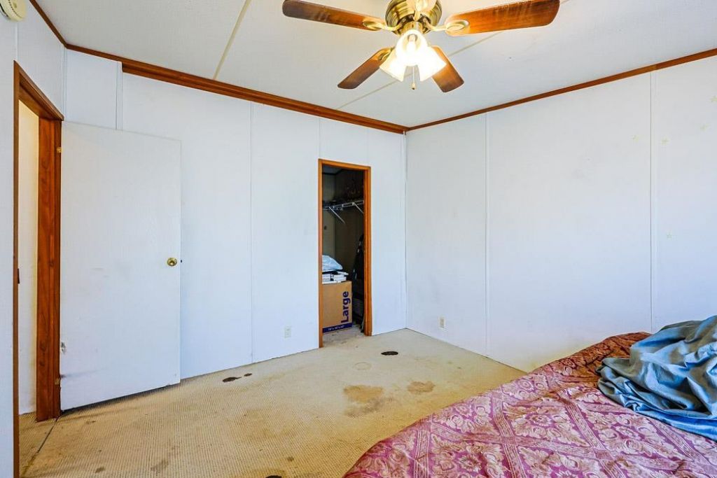 8670 Laurel Wood Dr. Photo 18