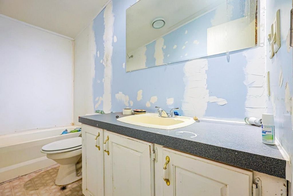 8670 Laurel Wood Dr. Photo 19