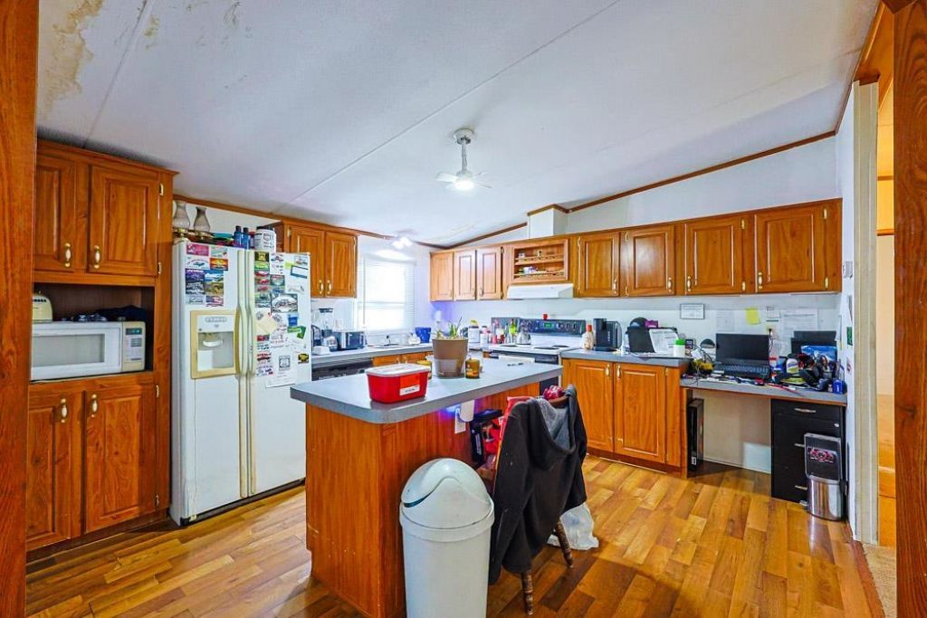 8670 Laurel Wood Dr. Photo 5