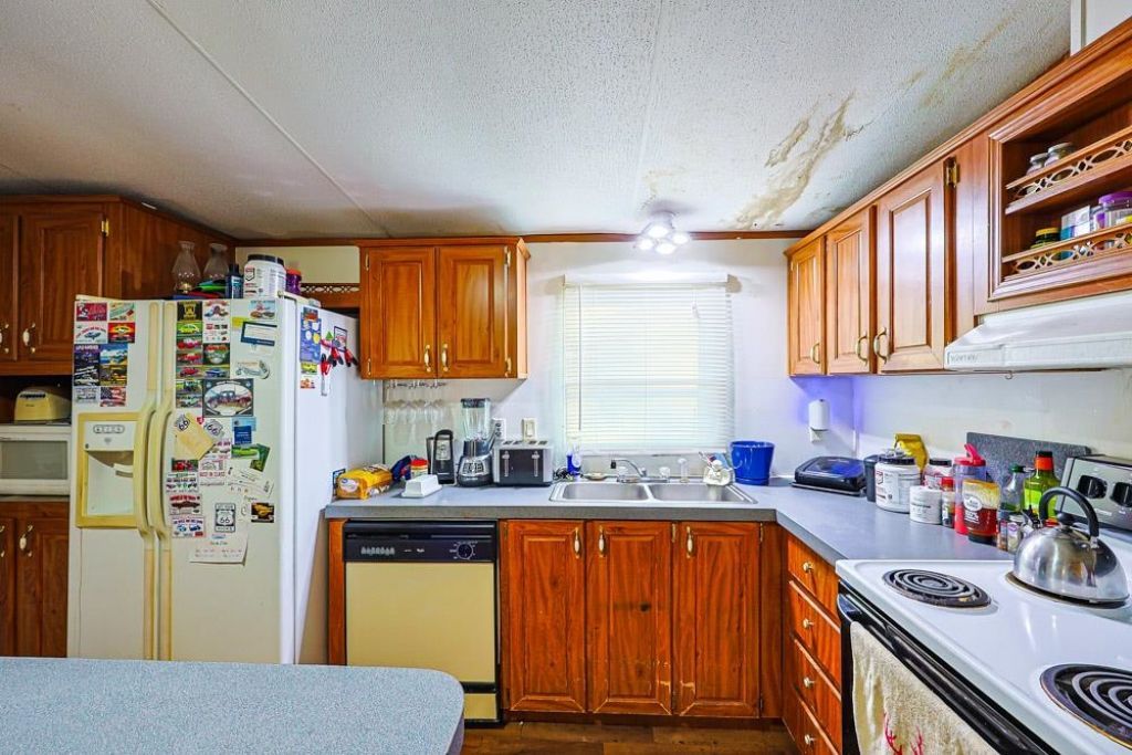 8670 Laurel Wood Dr. Photo 6