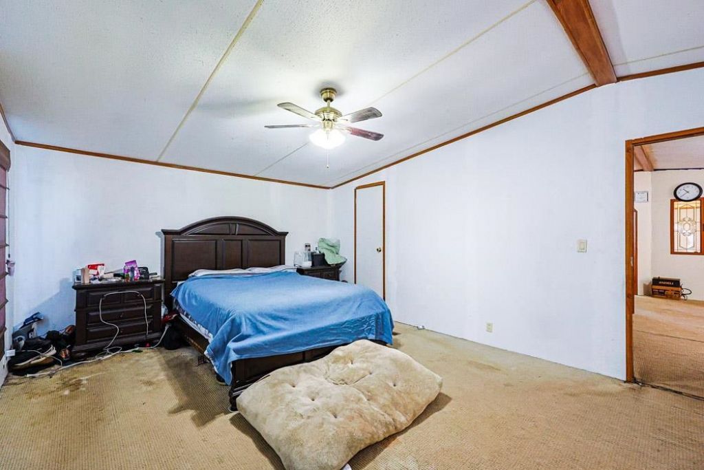 8670 Laurel Wood Dr. Photo 9