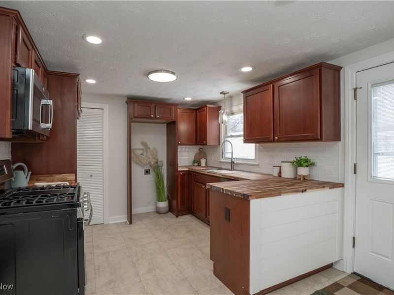 3796 Sanford Drive, Brunswick, OH 44212 Photo 8