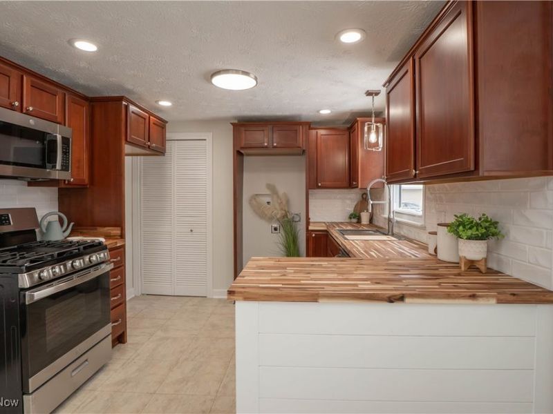 3796 Sanford Drive, Brunswick, OH 44212 Photo 9