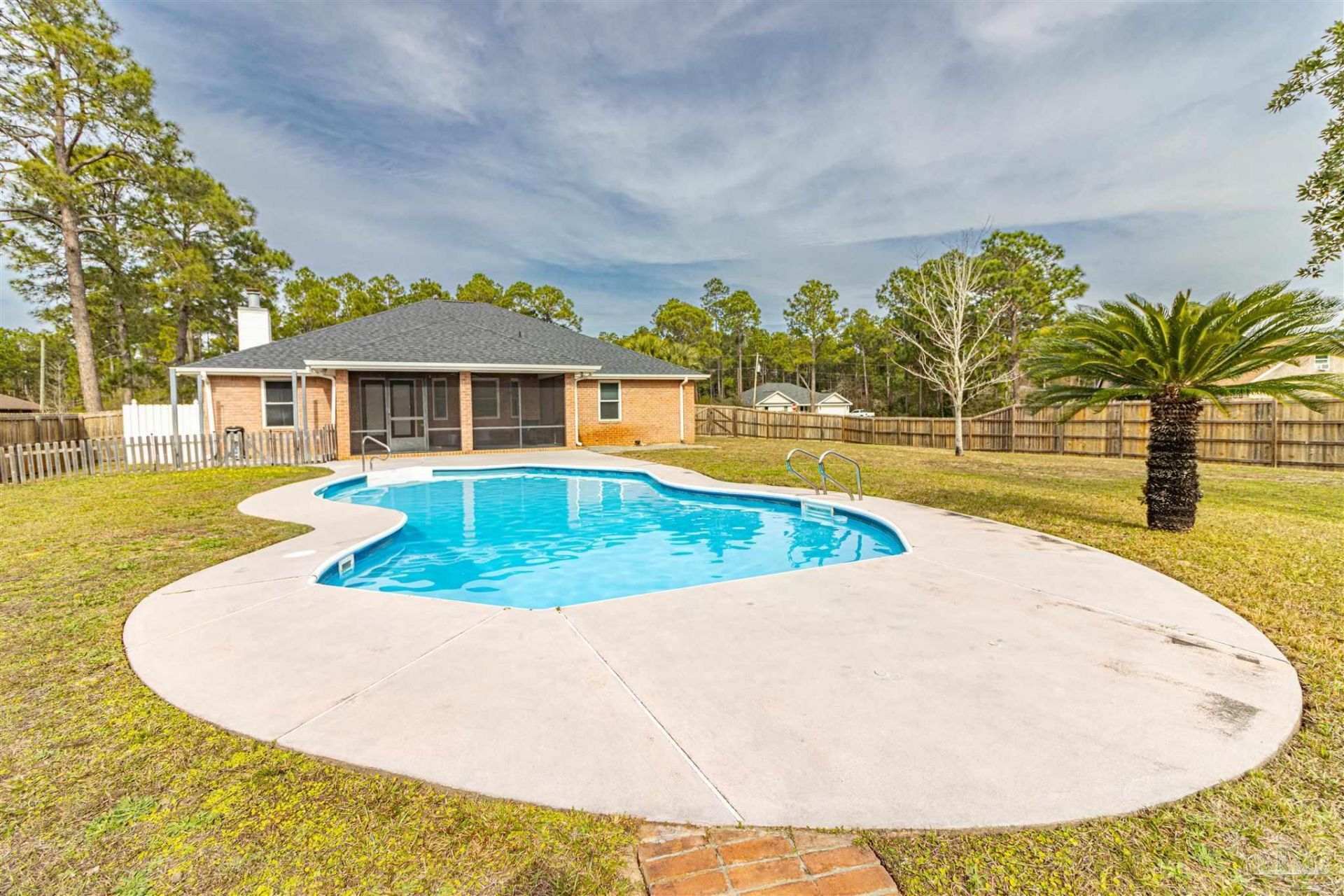 6977 Leisure St, Navarre, FL 32566 Main Photo