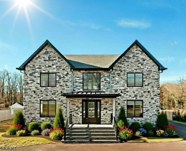 147 Carter Dr, Lawrence, NJ 08540 Main Photo