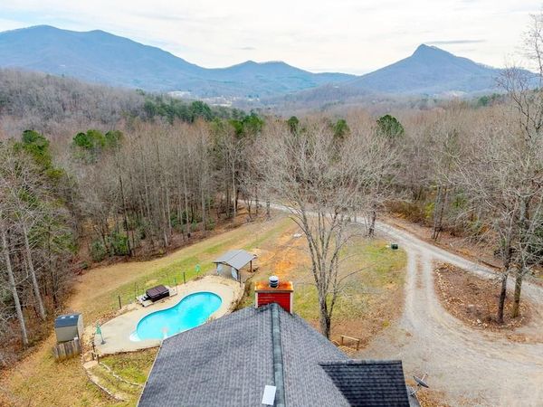 202 Bell Orchard Dr., Hayesville, NC 28904