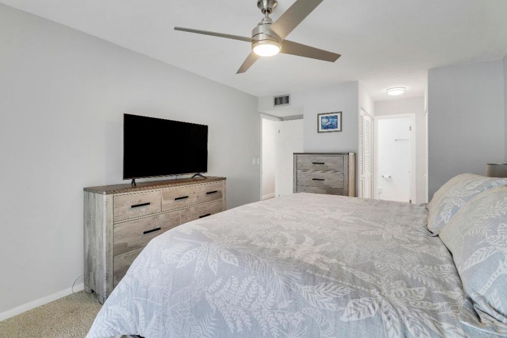 112 Yacht Club Drive, Unit 8, North Palm Beach, FL 33408 Photo