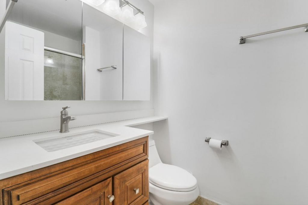 112 Yacht Club Drive, Unit 8, North Palm Beach, FL 33408 Photo