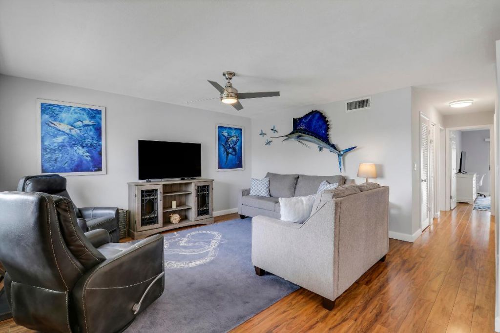 112 Yacht Club Drive, Unit 8, North Palm Beach, FL 33408 Photo